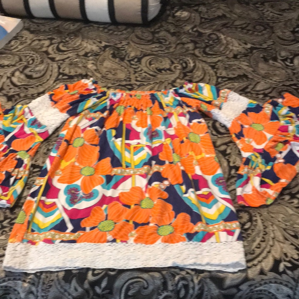 Off the shoulder floral top size XS